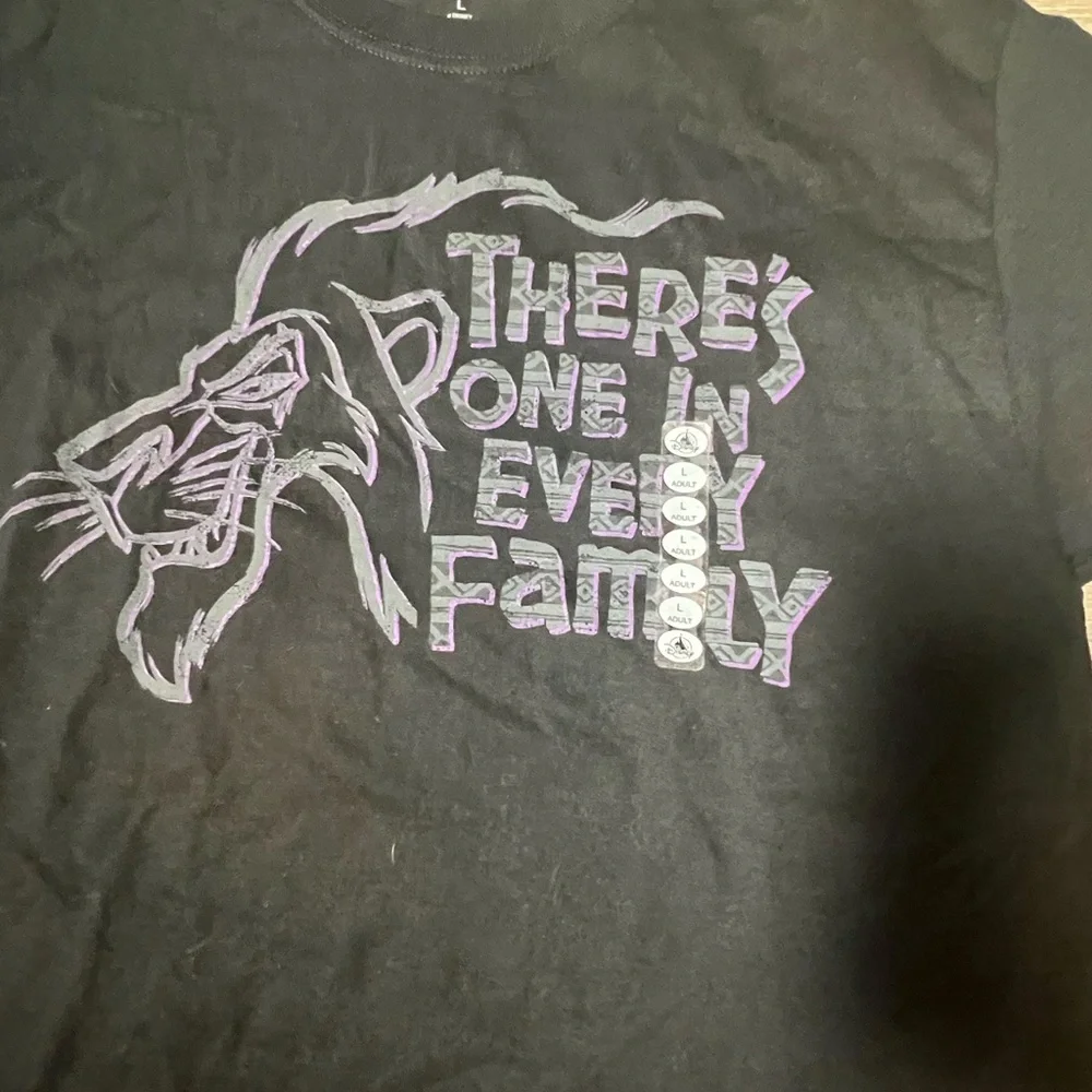 NWT Disney‎ Parks Lion King Shirt- Large